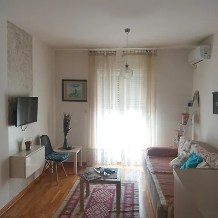 Nice Διαμέρισμα Ποντγορίτσα